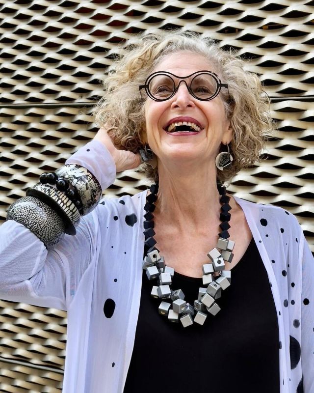      60+,   