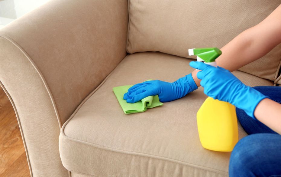 Новый взгляд на чистку дивана: секреты свежести и чистоты в домашних условиях