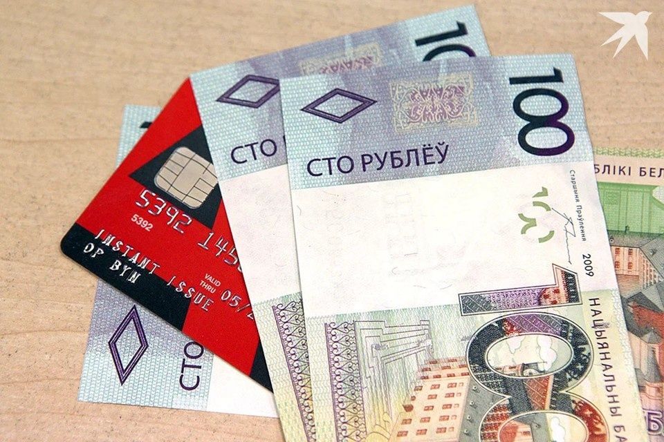 Кому положено пособие в 585 рублей: подробности от Минтруда