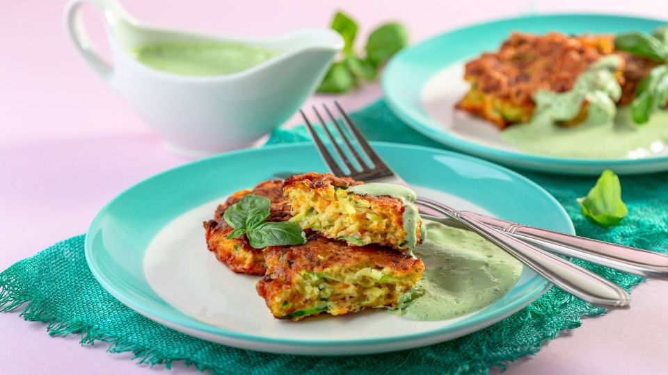 Кабачковые оладьи получатся божественными с этой хитростью от шеф-повара