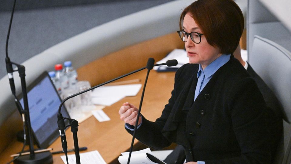 Как снижение ключевой ставки влияет на вклады: стоит ли хранить деньги в банке?