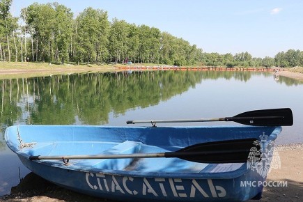 Инспекторы ГИМС напоминают, отдых у воды всегда требует осторожности и внимания, а безопаснее всего отдыхать на специально подготовленных пляжах под контролем спасателей