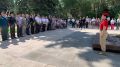 Церемония возложения цветов к Вечному Огню прошла в абаканском Парке Прбеды