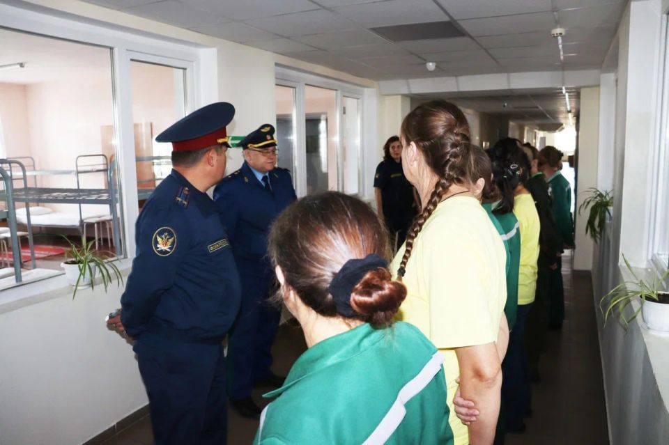 Прокурор Республики Хакасия Сергей Фирсов проинспектировал условия содержания и соблюдение прав осужденных в ФКУ «Исправительная колония № 29 УФСИН России по Республике Хакасия»