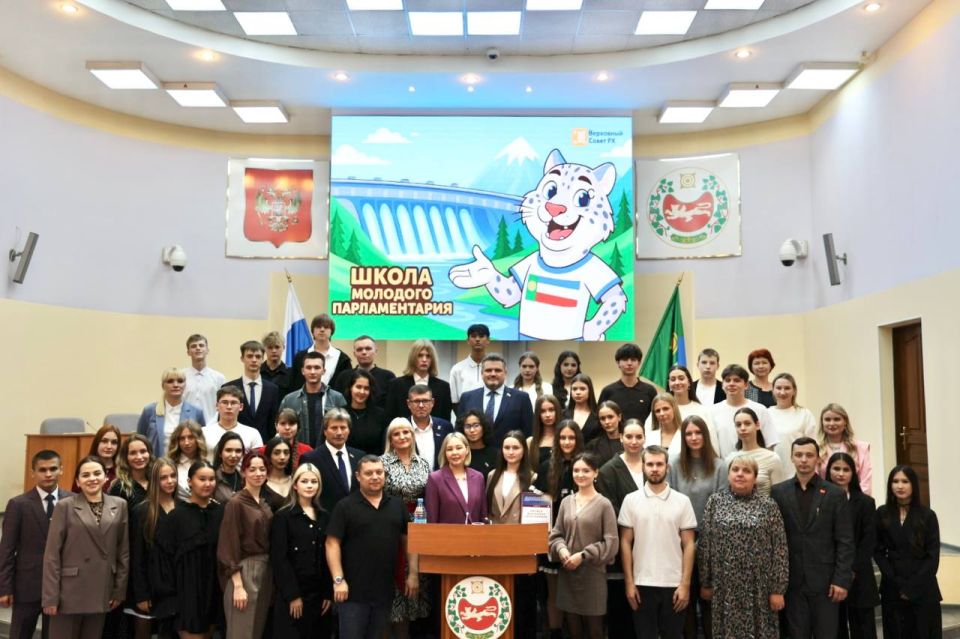 Первый поток «Школы молодого парламентария» завершил обучение