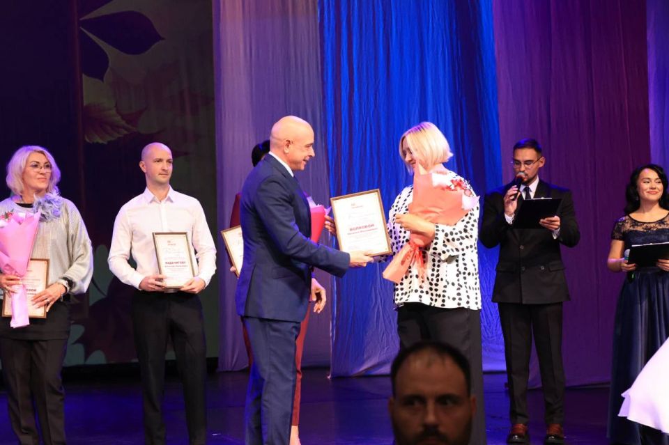 Сергей Сокол поздравил абаканских педагогов с наступающим Днем учителя