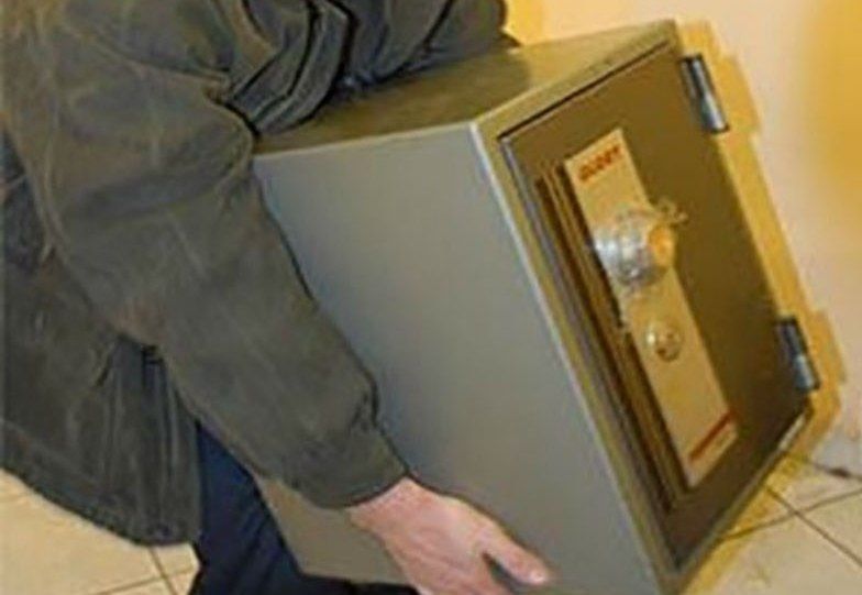 За кражу сейфа с деньгами в Черногорске усть-абаканец приговорён к условному сроку