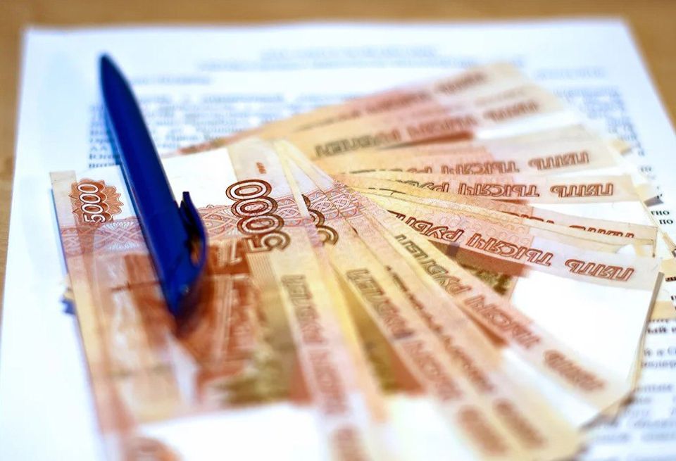 Полицейские Хакасии вернули жительнице столицы республики более полумиллиона рублей, которые она перевела мошенникам в попытке заработать на инвестициях