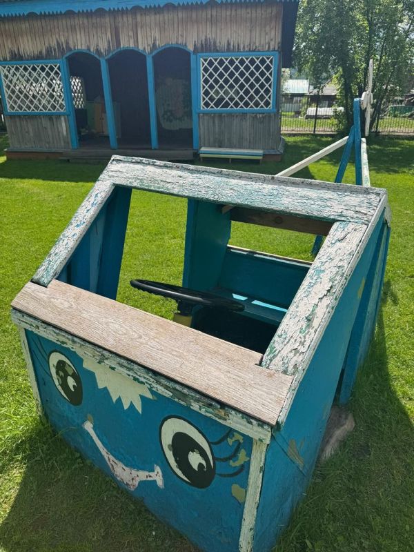 В рамках надзорных мероприятий прокуратурой Таштыпского района установлено, что на территории 4 детских садов г. Абаза малые архитектурные формы не соответствуют нормативным требованиям (отсутствуют сертификаты соответствия...