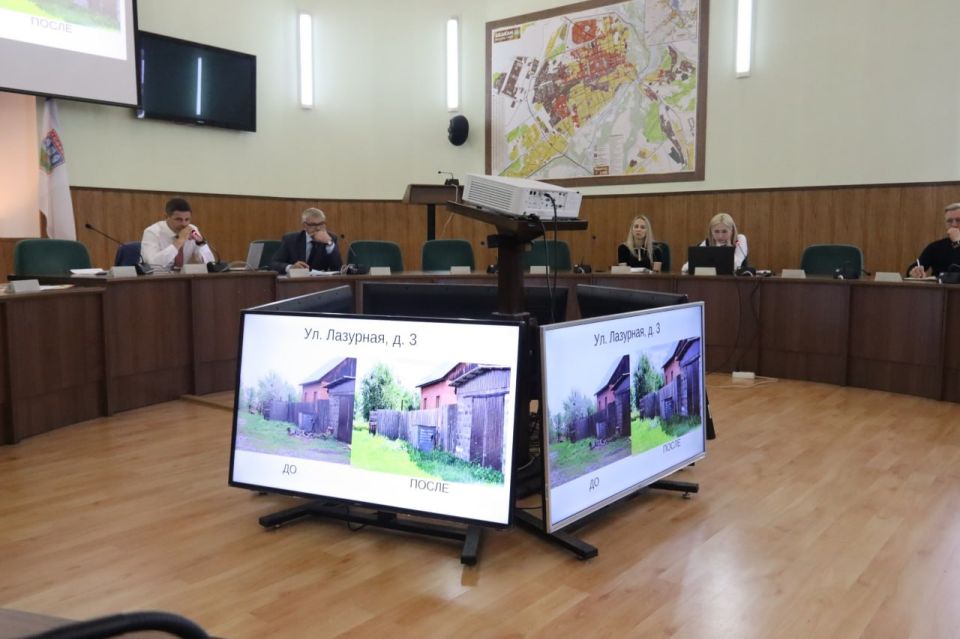 Дом – не только усадьба внутри за забором, но и прилегающая территория, и Правилами благоустройства города Абакана закреплено, что необходимо соблюдать чистоту на прилегающих территориях