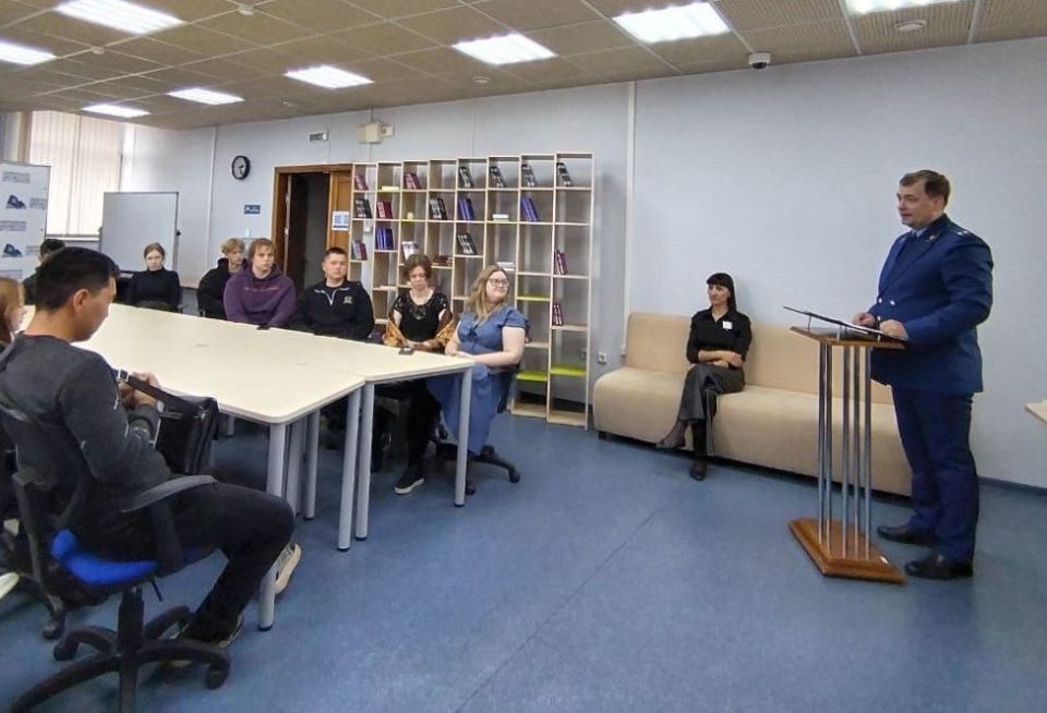 Старший помощник прокурора Республики Хакасия по надзору за исполнением законодательства о федеральной безопасности, межнациональных отношениях, противодействии экстремизму и терроризму Александр Солдатов принял участие в...