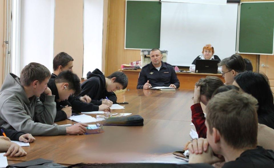 Руководство черногорской полиции рамках «Недели профилактики» встретилось со студентами