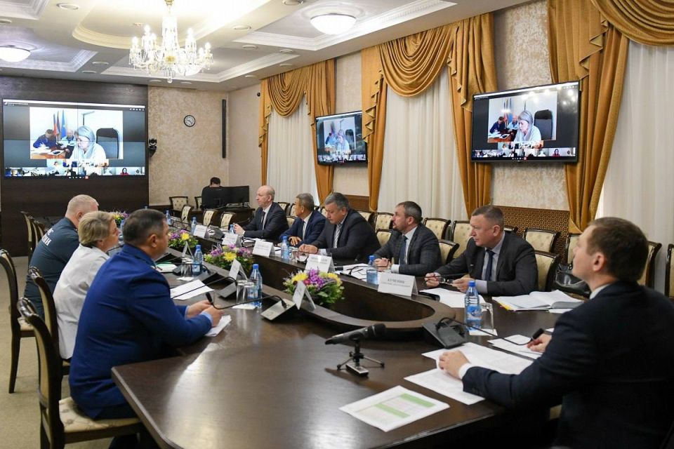 Глава Хакасии поручил руководству муниципалитетов приложить максимум усилий для своевременного получения паспортов готовности к зиме