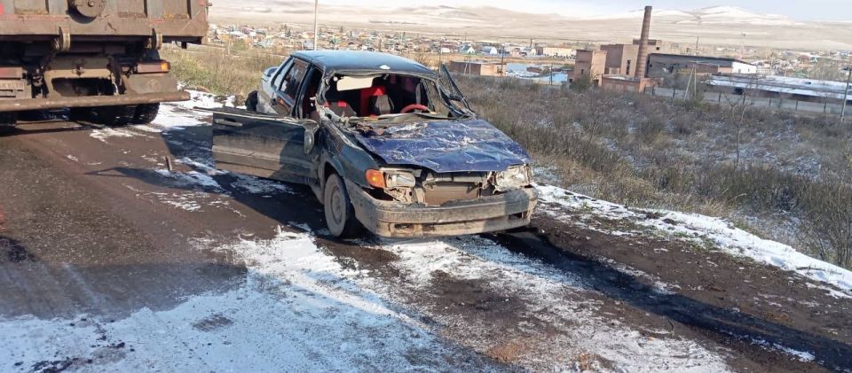 В Ширинском районе в ДТП пострадали водитель и пассажир автомобиля
