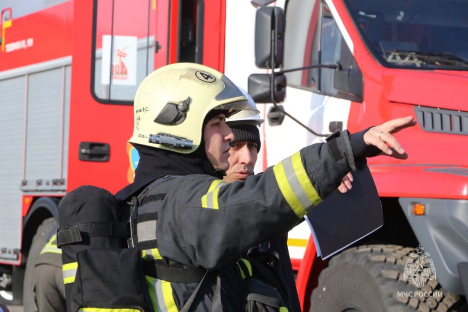 #БудниМЧС. Пожарные МЧС России провели учения на базе хранения топлива Черногорские огнеборцы отработали навыки ликвидации пожара на нефтебазе