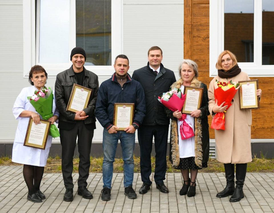 Глава Хакасии поздравил жителей Бограда с открытием новой поликлиники