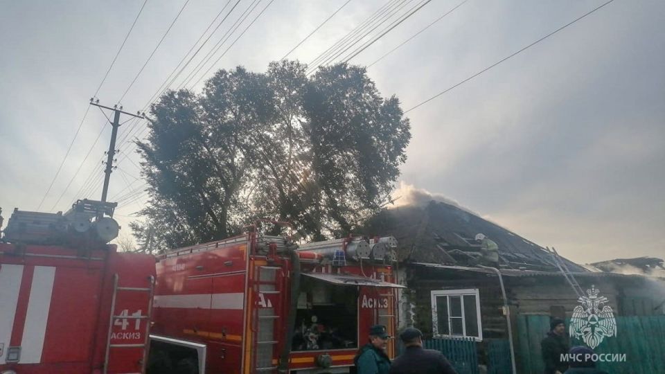 Недосмотр за печью привел к пожару в двухквартирном доме