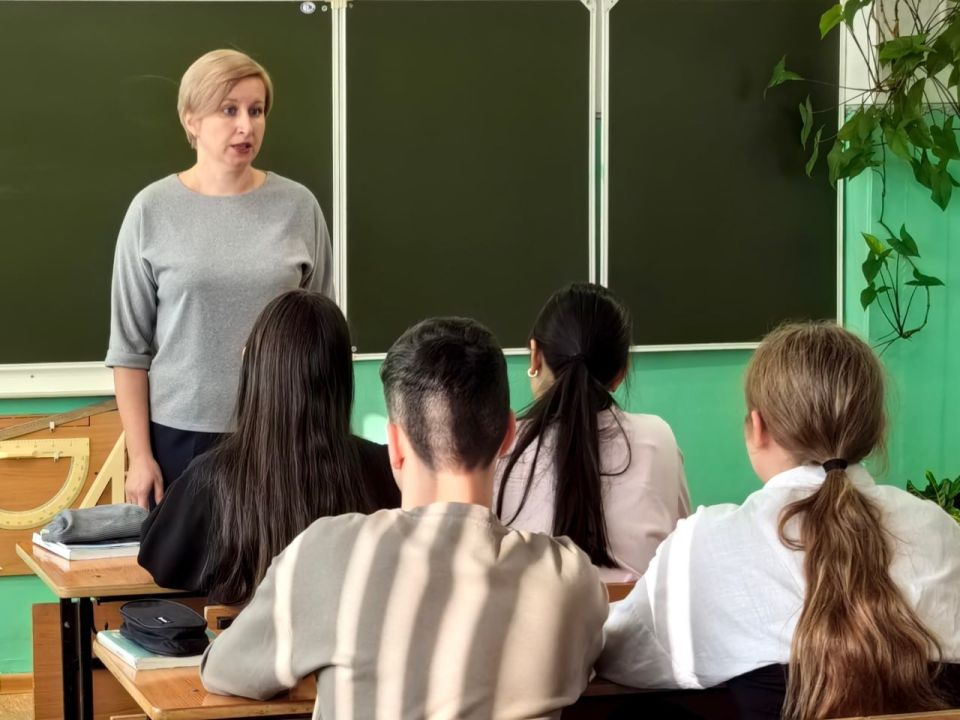 Полицейские Абакана провели для учащихся школы №11 информационно-профилактическое мероприятие