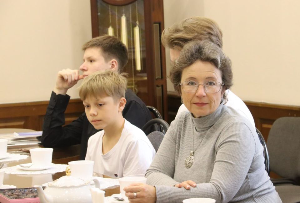 Сегодня в городской администрации состоялась тёплая встреча Главы города Абакана Алексея Лемина с абаканскими спортсменами, которые показали высокие спортивные результаты в 2025 году, теми, кто своим упорством и самоотдачей...