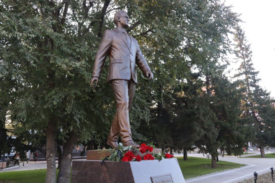 Эпоха служения Абакану… Сегодня – День памяти Николая Генриховича Булакина, Народного мэра, чья жизнь трагически оборвалась 14 октября 2019 года