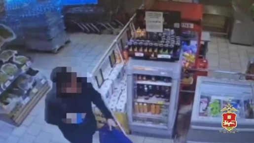 Пошёл на воровство, чтобы добраться к возлюбленной: житель Пригорска похитил сыр на 4,5 тысячи рублей в одном из магазинов Саяногорска