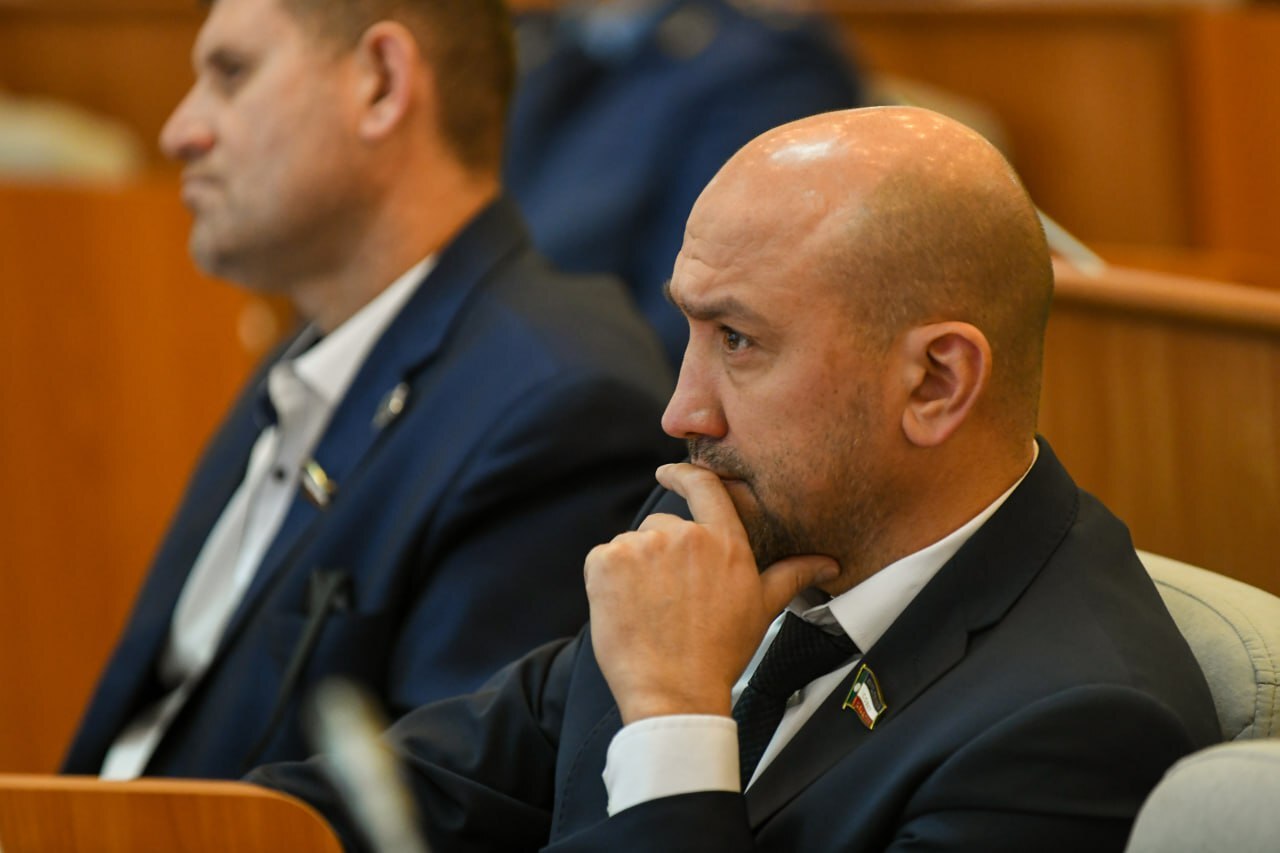 Депутаты Верховного Совета приняли ряд законопроектов, разработанных по инициативе правительства Хакасии, отметил в своих соцсетях Валентин Коновалов Депутаты Верховного Совета приняли ряд законопроектов, разработанных по инициативе правительства Хакасии, отметил в своих соцсетях Валентин Коновалов