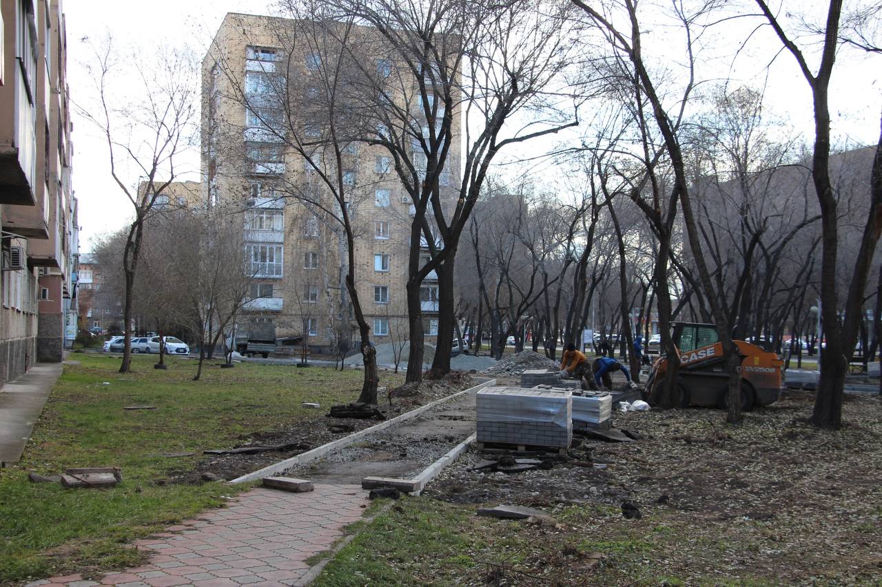 В строящемся «Сквере предпринимателей» идёт обустройство пешеходных дорожек и прокладка кабеля для линии освещения В строящемся «Сквере предпринимателей» идёт обустройство пешеходных дорожек и прокладка кабеля для линии освещения