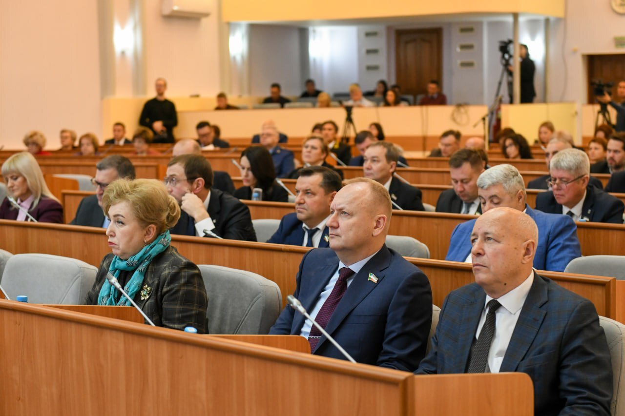 Депутаты Верховного Совета приняли ряд законопроектов, разработанных по инициативе правительства Хакасии, отметил в своих соцсетях Валентин Коновалов Депутаты Верховного Совета приняли ряд законопроектов, разработанных по инициативе правительства Хакасии, отметил в своих соцсетях Валентин Коновалов