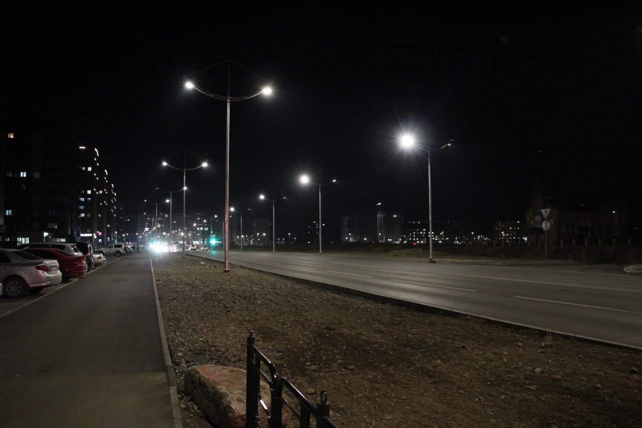 В тестовом режиме заработало улично-дорожное освещение на участке улицы Кирова от улицы Чернышевского до улицы Итыгина В тестовом режиме заработало улично-дорожное освещение на участке улицы Кирова от улицы Чернышевского до улицы Итыгина