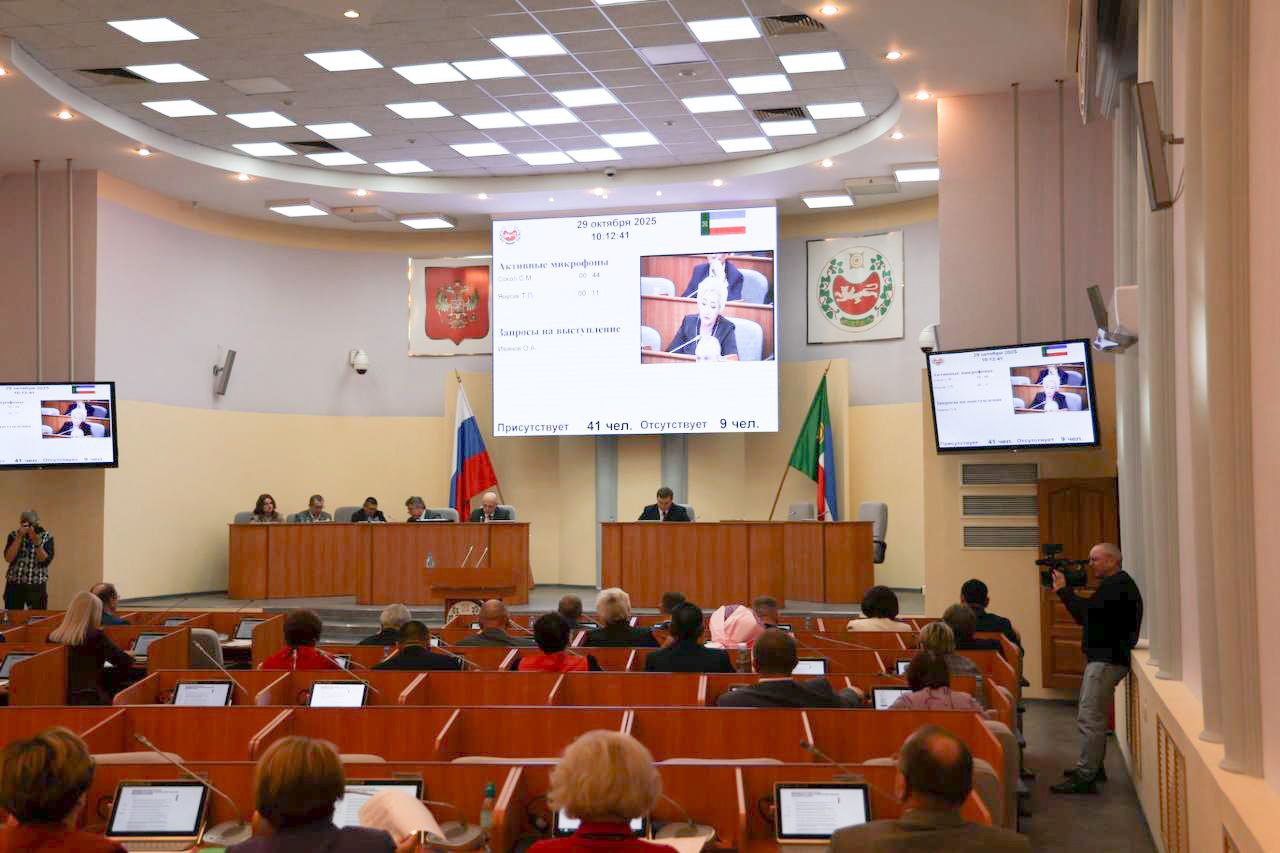 Работники аппаратов мировых судей теперь смогут получать классные чины государственной гражданской службы Республики Хакасия