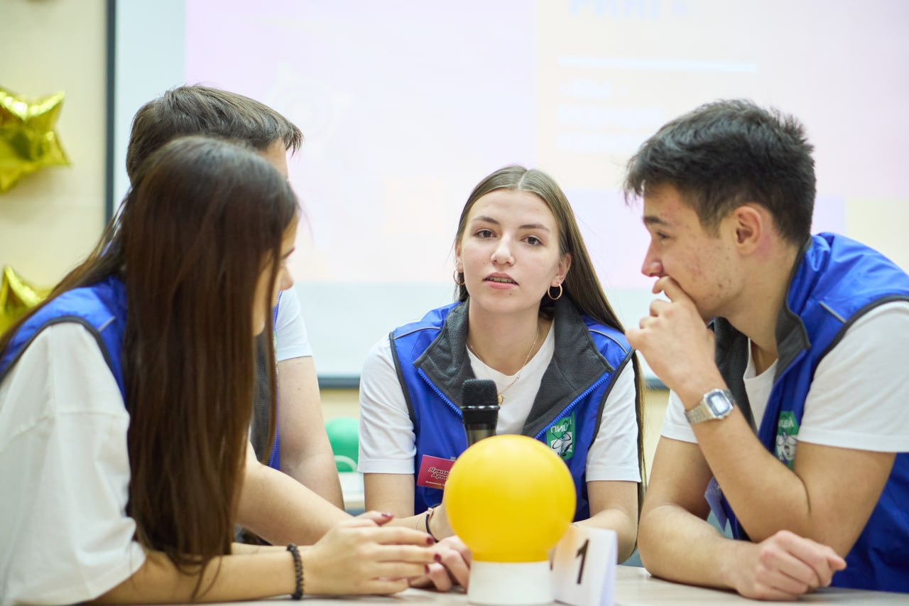 Уже завтра, 31 октября, 17 команд, более 120 старшеклассников из Хакасии, Тывы, Красноярского края и Новосибирской области соберутся вместе, чтобы выяснить, кто же лучше знает и понимает избирательное право, его тенденции и... Уже завтра, 31 октября, 17 команд, более 120 старшеклассников из Хакасии, Тывы, Красноярского края и Новосибирской области соберутся вместе, чтобы выяснить, кто же лучше знает и понимает избирательное право, его тенденции и...