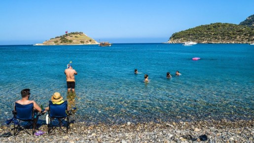 Ливнем точно не смоет: вот как обезопаситься от непогоды во время отдыха на юге