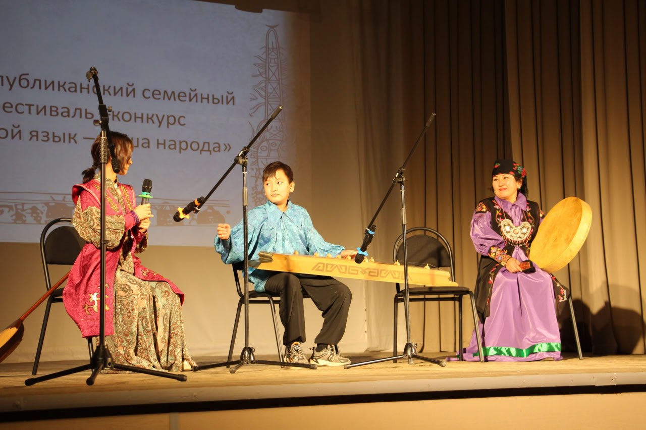 30 октября в Центре детского творчества состоялся финал муниципального этапа семейного фестиваля-конкурса «Родной язык – душа народа» 30 октября в Центре детского творчества состоялся финал муниципального этапа семейного фестиваля-конкурса «Родной язык – душа народа»