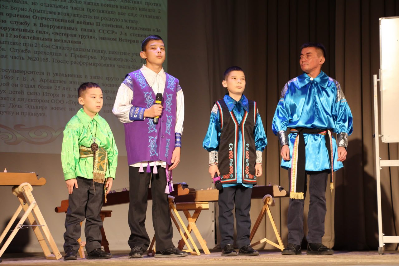 30 октября в Центре детского творчества состоялся финал муниципального этапа семейного фестиваля-конкурса «Родной язык – душа народа» 30 октября в Центре детского творчества состоялся финал муниципального этапа семейного фестиваля-конкурса «Родной язык – душа народа»