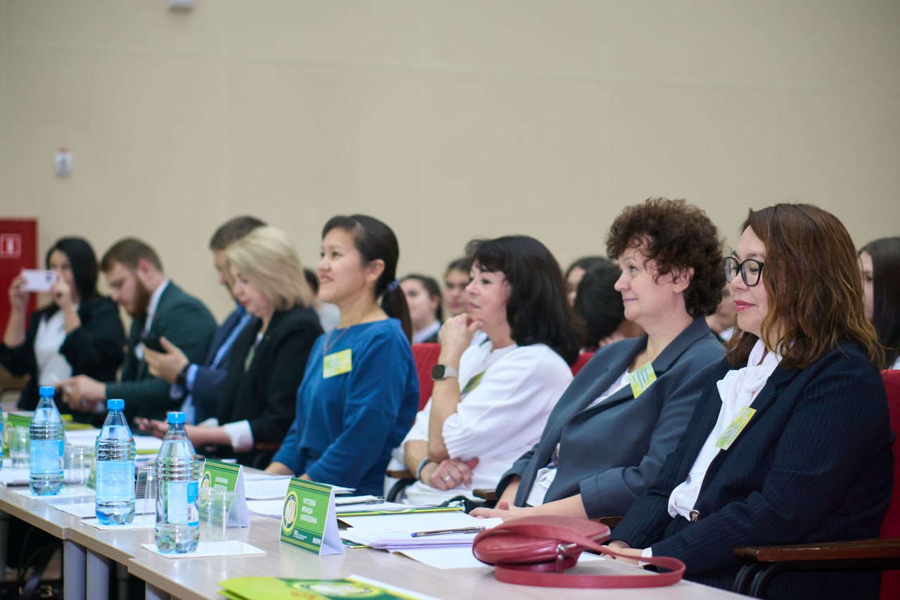 Если на мероприятии есть конкурсная составляющая, значит должны быть и те, кто эти конкурсы строго и компетентно оценит Если на мероприятии есть конкурсная составляющая, значит должны быть и те, кто эти конкурсы строго и компетентно оценит