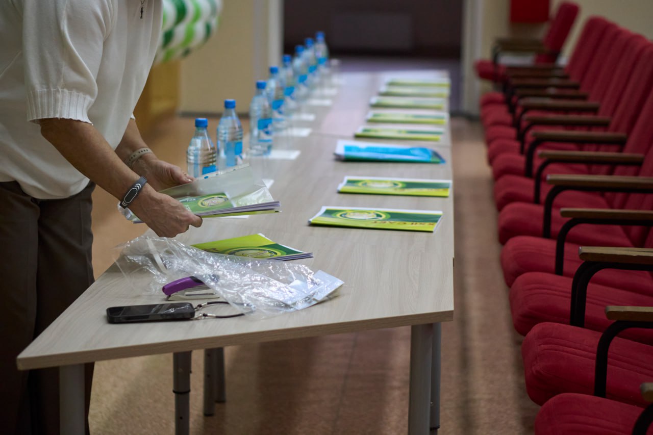 Меньше часа осталось до старта одного из самых масштабных ежегодных мероприятий Избиркома Хакасии – XXII открытого республиканского слета старшеклассников «Мы – будущие избиратели!» Меньше часа осталось до старта одного из самых масштабных ежегодных мероприятий Избиркома Хакасии – XXII открытого республиканского слета старшеклассников «Мы – будущие избиратели!»