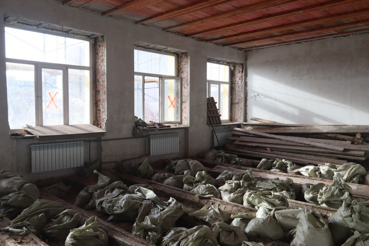 «Муниципальный жилищный фонд» держит хорошие темпы не только по фасадным работам в школе № 1, но и по внутренней отделке «Муниципальный жилищный фонд» держит хорошие темпы не только по фасадным работам в школе № 1, но и по внутренней отделке