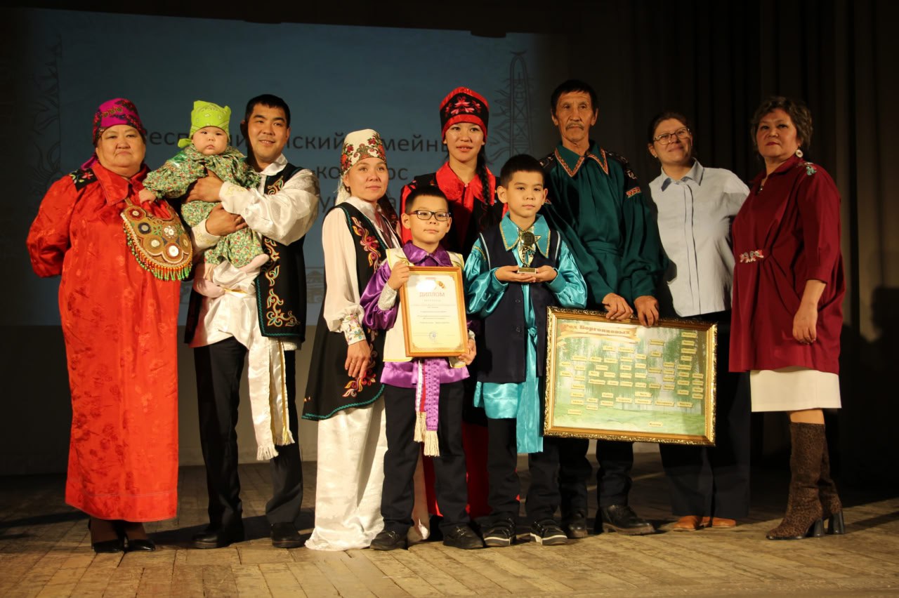 30 октября в Центре детского творчества состоялся финал муниципального этапа семейного фестиваля-конкурса «Родной язык – душа народа» 30 октября в Центре детского творчества состоялся финал муниципального этапа семейного фестиваля-конкурса «Родной язык – душа народа»