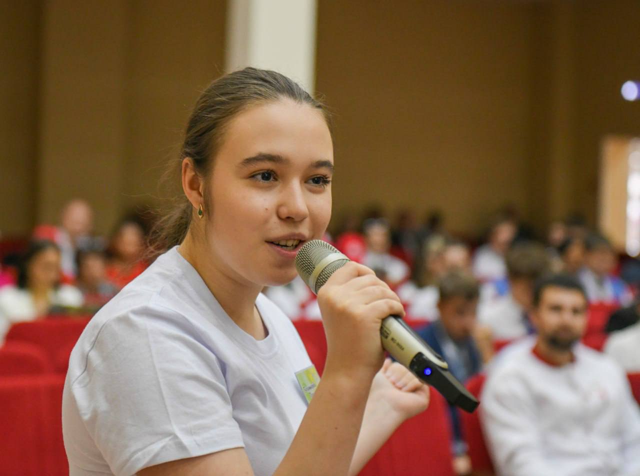 Валентин Олегович встретился со старшеклассниками в рамках XXII открытого республиканского слета «Мы – будущие избиратели!» Валентин Олегович встретился со старшеклассниками в рамках XXII открытого республиканского слета «Мы – будущие избиратели!»