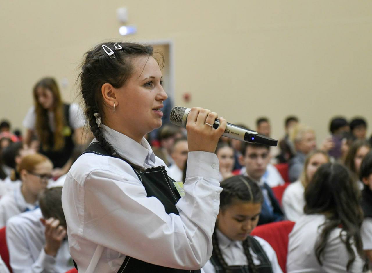 Валентин Олегович встретился со старшеклассниками в рамках XXII открытого республиканского слета «Мы – будущие избиратели!» Валентин Олегович встретился со старшеклассниками в рамках XXII открытого республиканского слета «Мы – будущие избиратели!»