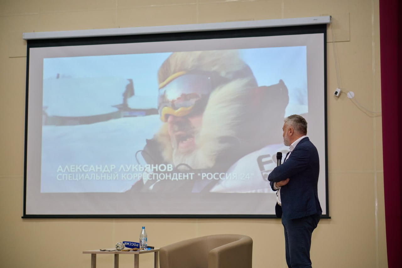 Те, кто не попал в команду или в состав избирательной комиссии тоже не скучают Те, кто не попал в команду или в состав избирательной комиссии тоже не скучают