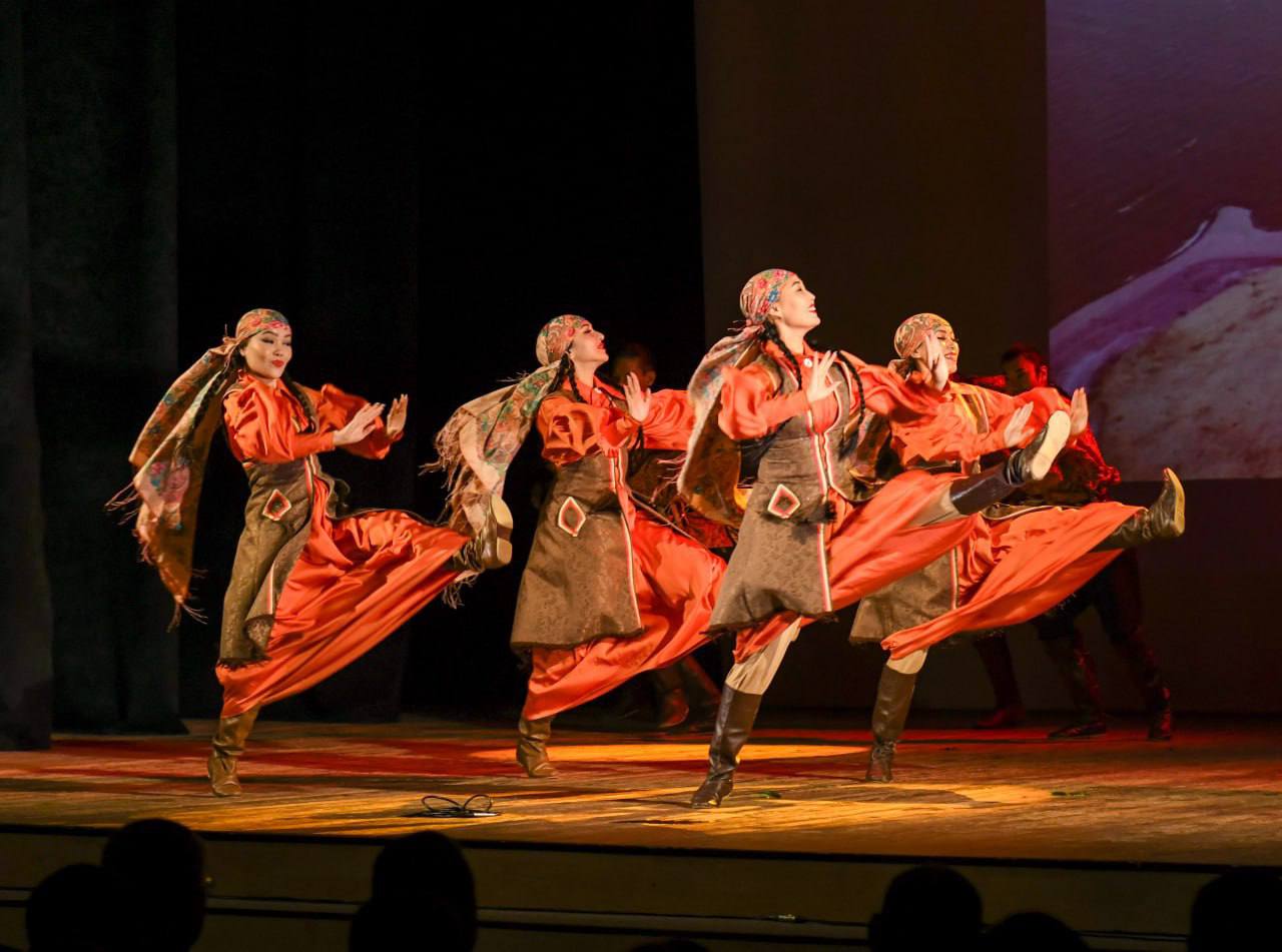 Глава Хакасии Принял участие в торжественном мероприятии, посвященном Дню судебного пристава и 160-летию со дня создания института судебных приставов в России Глава Хакасии Принял участие в торжественном мероприятии, посвященном Дню судебного пристава и 160-летию со дня создания института судебных приставов в России