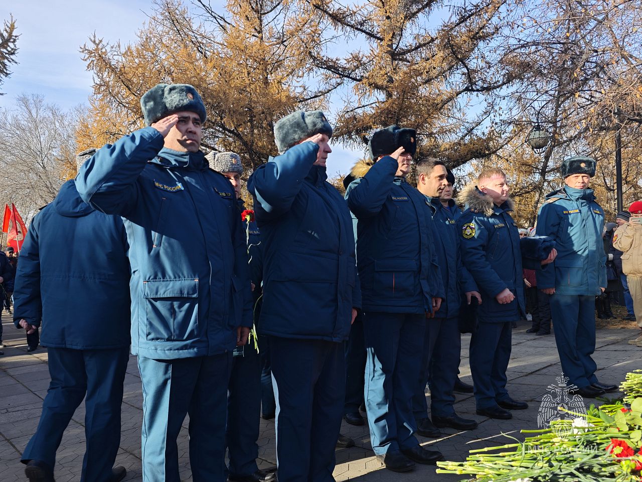 Вечная память павшим. Сегодня, в Димитриевскую субботу, по всей России проходят траурные митинги Вечная память павшим. Сегодня, в Димитриевскую субботу, по всей России проходят траурные митинги
