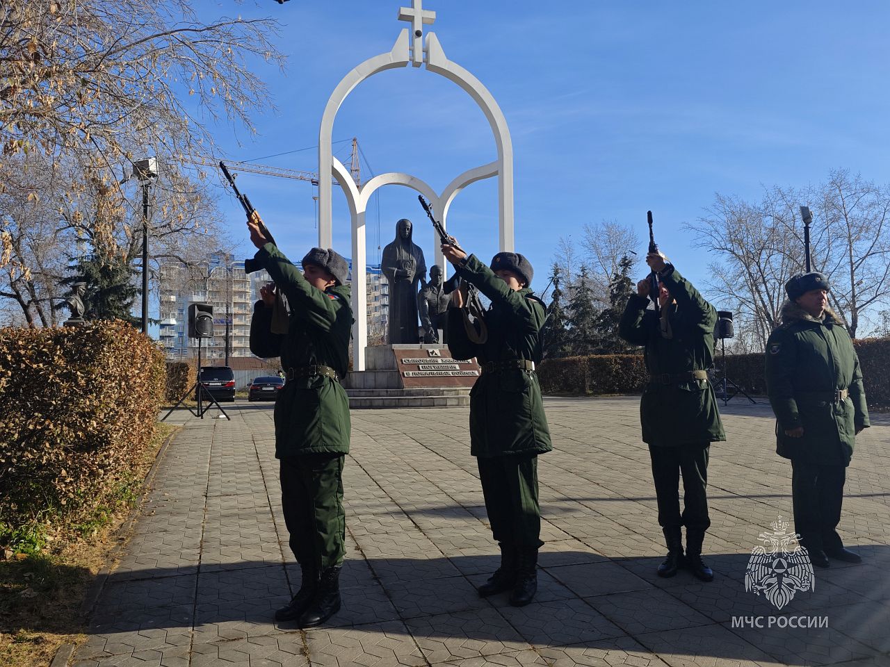 Вечная память павшим. Сегодня, в Димитриевскую субботу, по всей России проходят траурные митинги Вечная память павшим. Сегодня, в Димитриевскую субботу, по всей России проходят траурные митинги