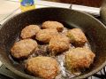 2 ложки в фарш, и котлеты будут сочные и нежные: неожиданная кулинарная хитрость