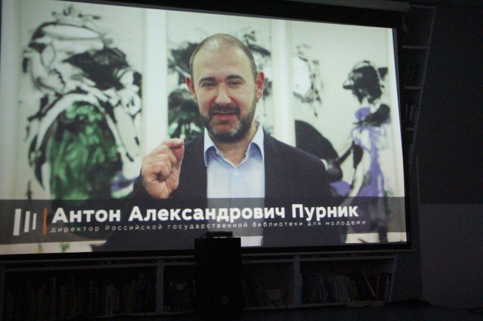 Слова поздравлений, признания и благодарности: абаканскому «Ровеснику» - 55. Здесь не «ставят клише», не делят подростков на хороших и плохих, здесь любят молодёжь: разную, шумную, творческую и, конечно же, читающую Слова поздравлений, признания и благодарности: абаканскому «Ровеснику» - 55. Здесь не «ставят клише», не делят подростков на хороших и плохих, здесь любят молодёжь: разную, шумную, творческую и, конечно же, читающую