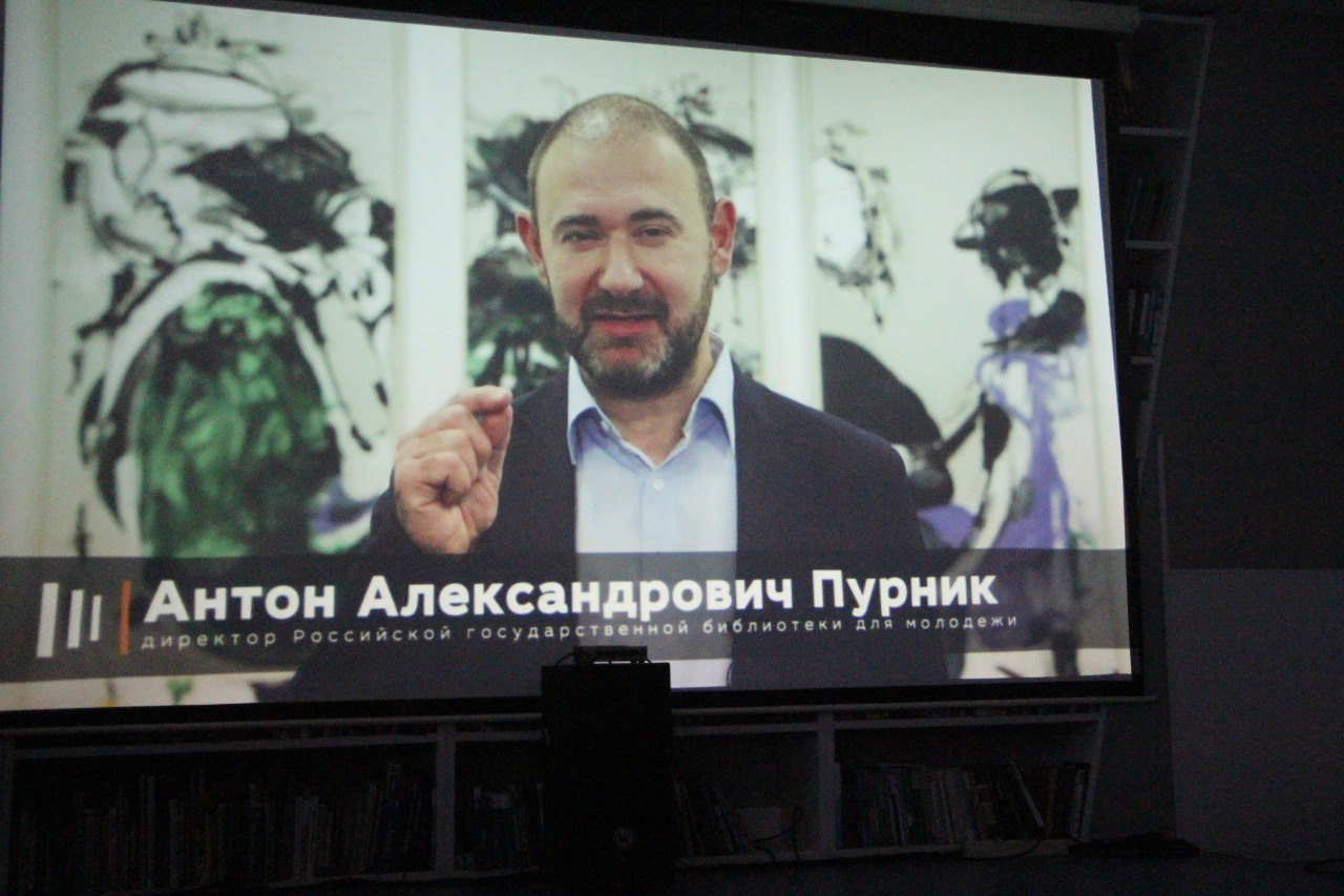 Слова поздравлений, признания и благодарности: абаканскому «Ровеснику» - 55. Здесь не «ставят клише», не делят подростков на хороших и плохих, здесь любят молодёжь: разную, шумную, творческую и, конечно же, читающую Слова поздравлений, признания и благодарности: абаканскому «Ровеснику» - 55. Здесь не «ставят клише», не делят подростков на хороших и плохих, здесь любят молодёжь: разную, шумную, творческую и, конечно же, читающую