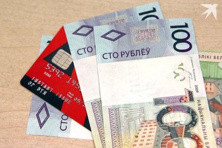 Кому положено пособие в 585 рублей: подробности от Минтруда