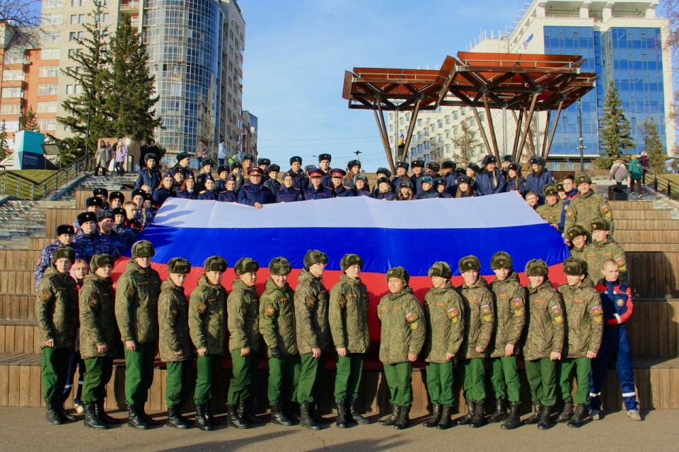 Сотрудники регионального СК приняли участие в масштабной патриотической акции в Красноярске Сотрудники регионального СК приняли участие в масштабной патриотической акции в Красноярске