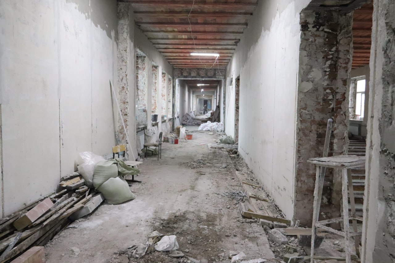 С 30 сентября в школе № 1 капитальный ремонт выполняет НО «Муниципальный жилищный фонд города Абакана» С 30 сентября в школе № 1 капитальный ремонт выполняет НО «Муниципальный жилищный фонд города Абакана»